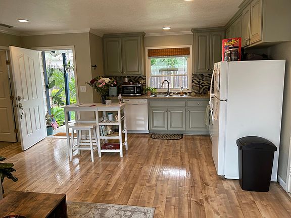 Front door and back door is often left open for the breeze.