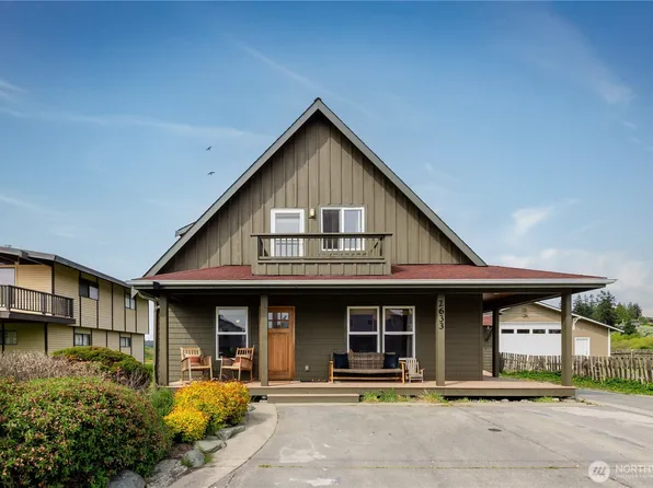 2633 Sunlight Beach Road, Clinton, WA 98236