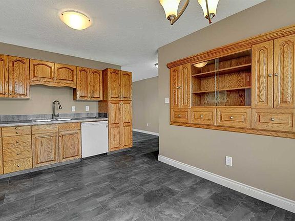 4th image of 10108 S 106th St