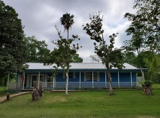 467 Riverside Dr, Palacios, TX 77465