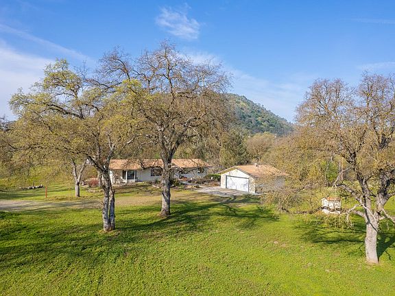 3rd image of 16861 Morgan Canyon Rd