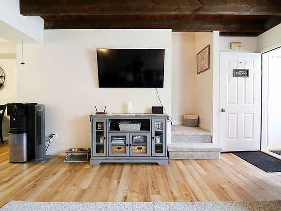 4th image of 133 Colonial Drive #403