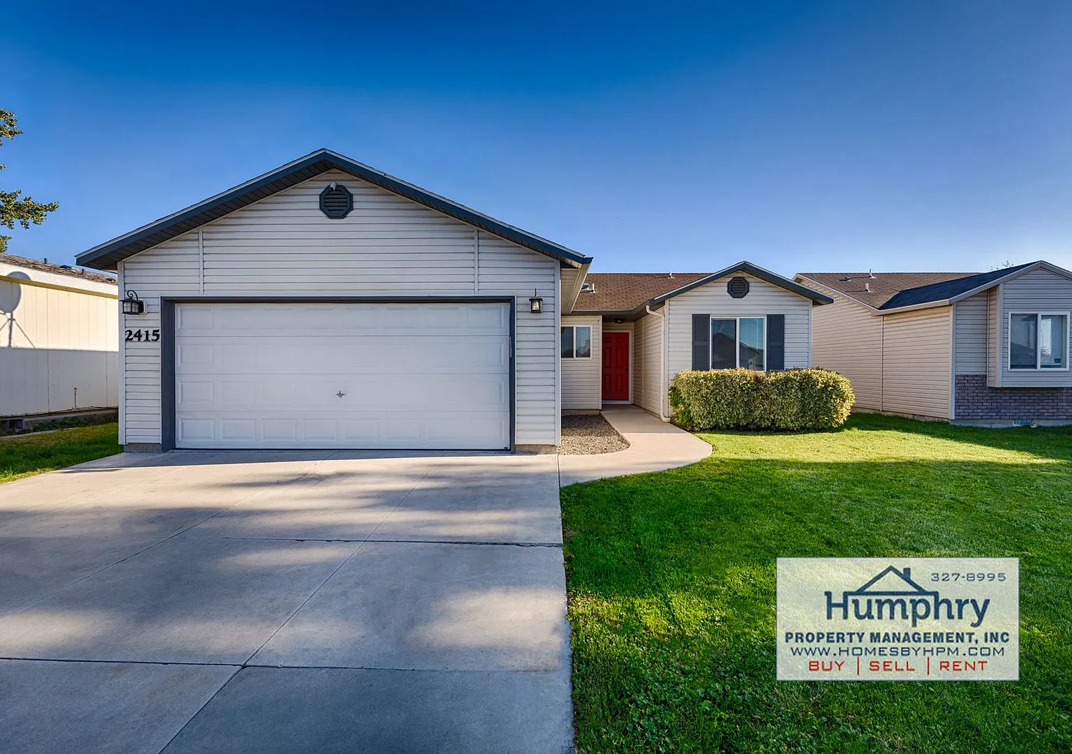 Welcome to this charming 3-bedroom, 2-bathroom home located in the desirable area of Caldwell, ID. — Photo 1