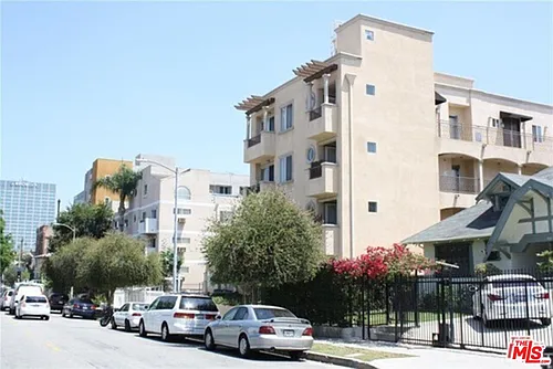 918 S Harvard Blvd #302 Photo 1