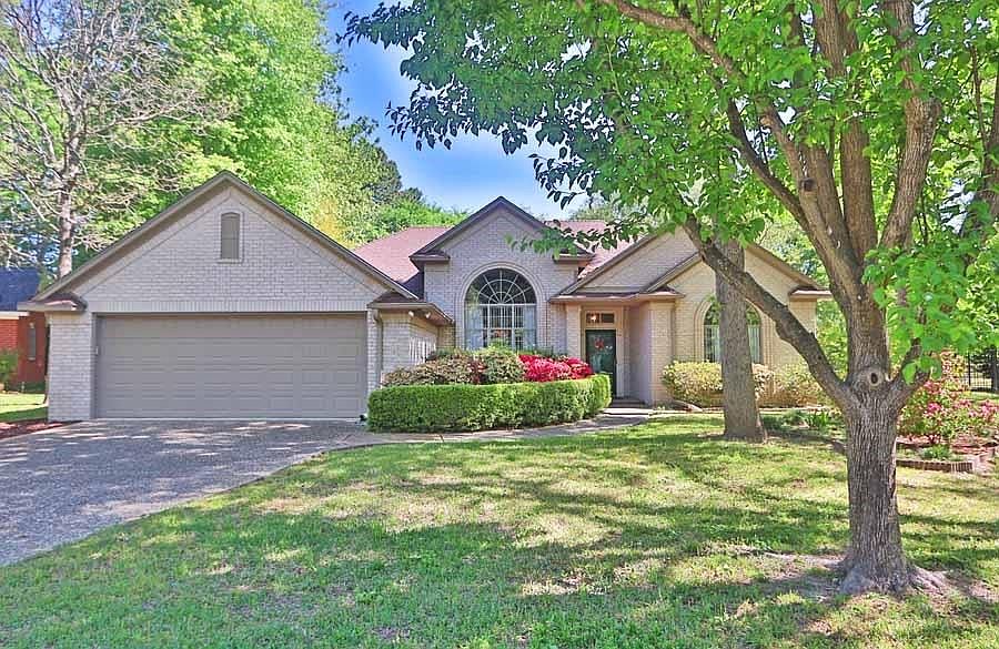 1st image of 3314 Oak Knoll Dr