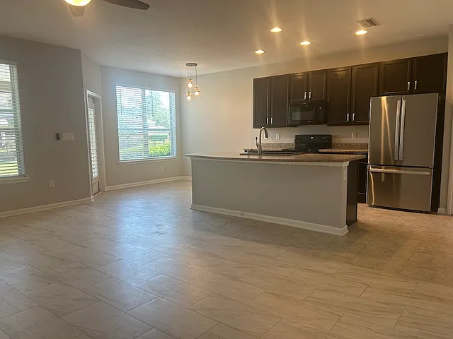 503 Walnut Dr — Photo 5