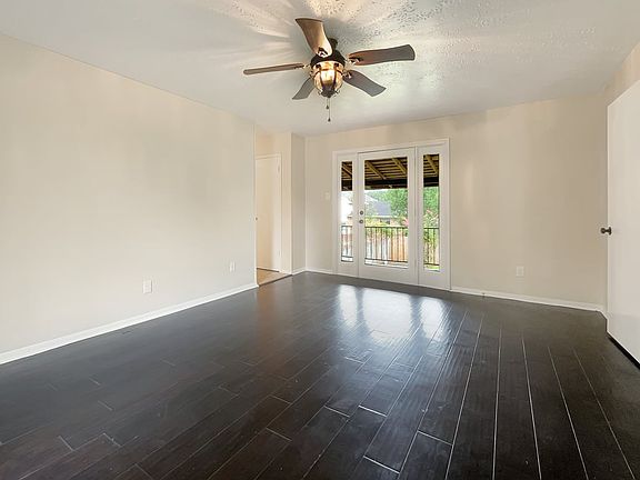3rd image of 21423 Park Mount Dr