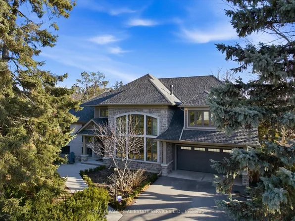 1601 Venetia Dr, Oakville, ON L6L 1K8