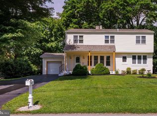 652 Meetinghouse Rd, Upper Chichester, PA 19061