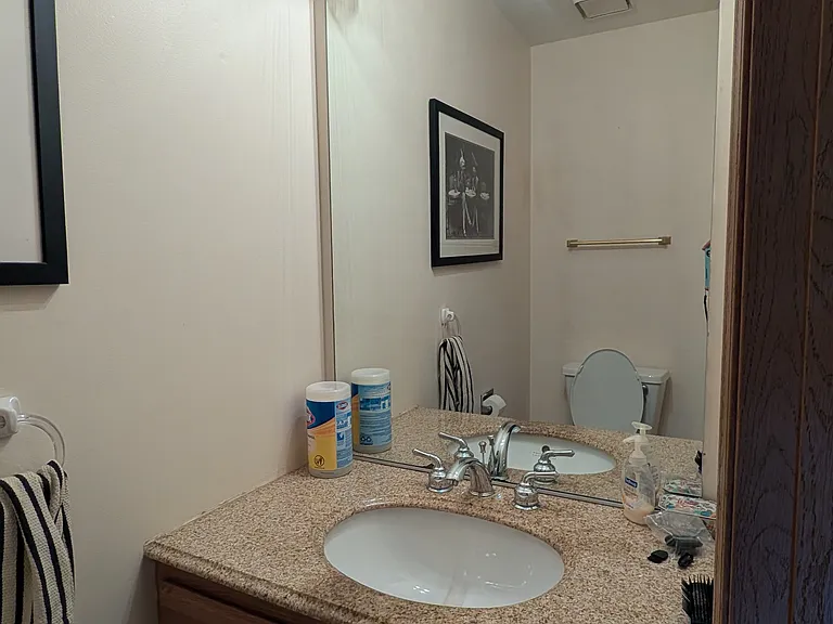 410 Orleans Ave — Photo 12