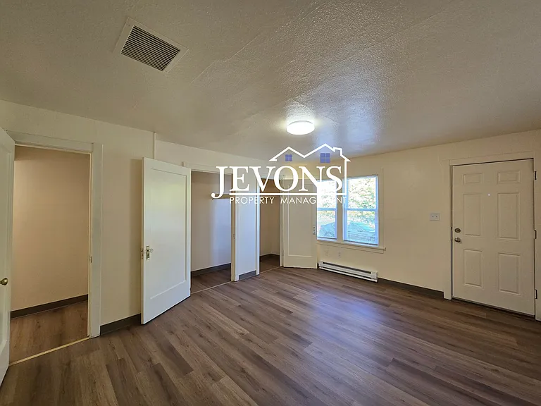 301 S 2nd St #12 — Photo 7