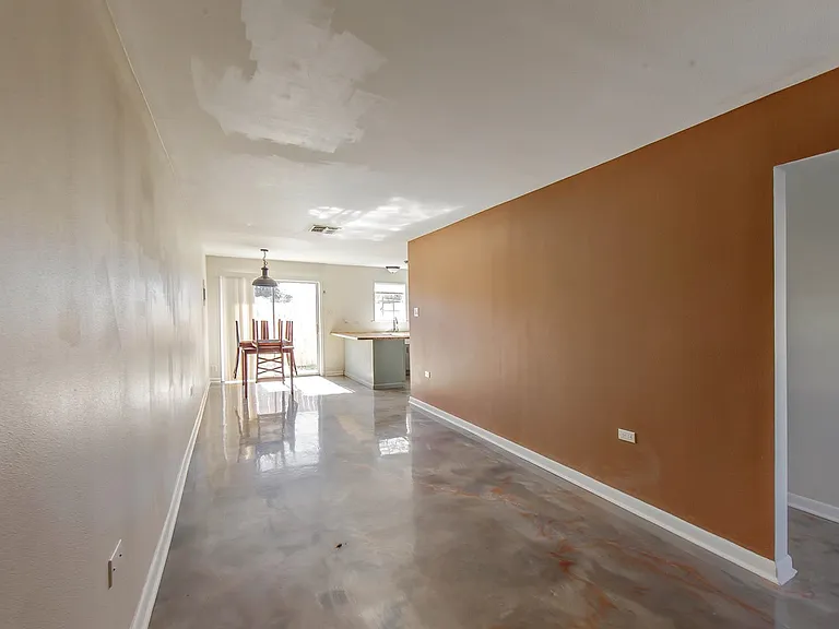 2121 Bayou Black Dr #2 — Photo 2