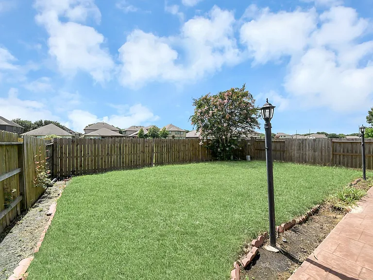 11027 Dellrose Crossing Dr — Photo 46