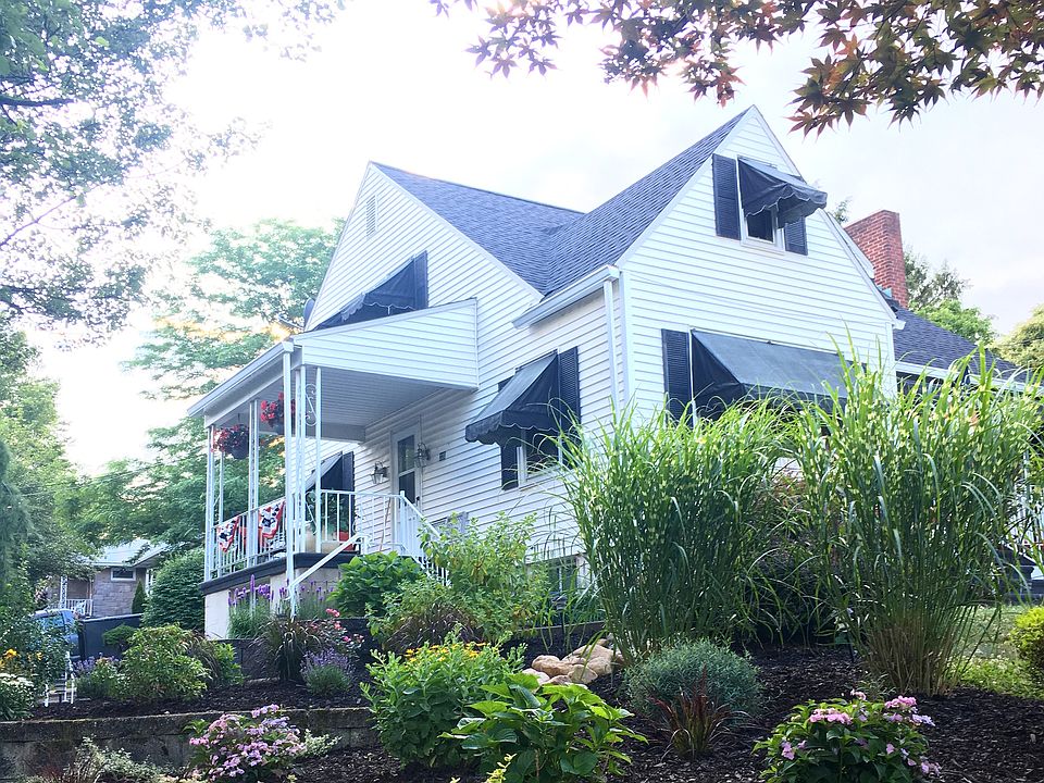 Curb appeal!! 