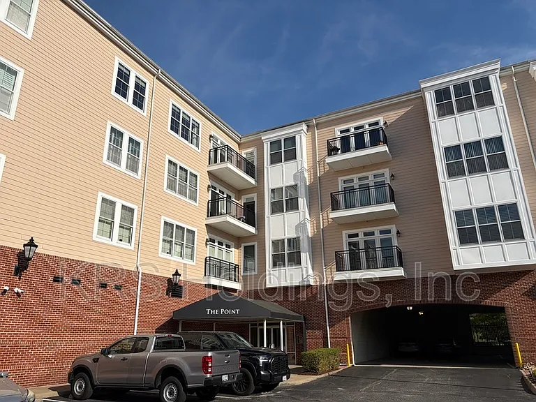 670 Town Center Dr #405 — Photo 2