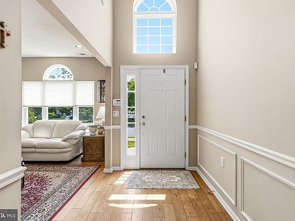 3rd image of 42 Huxley Cir