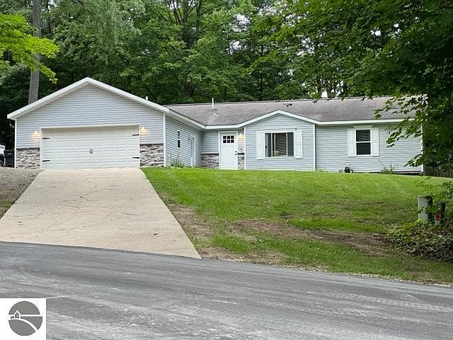 1st image of 6328 Berkshire Ln