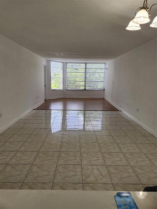 2nd image of 1401 NE 191st St #D-306