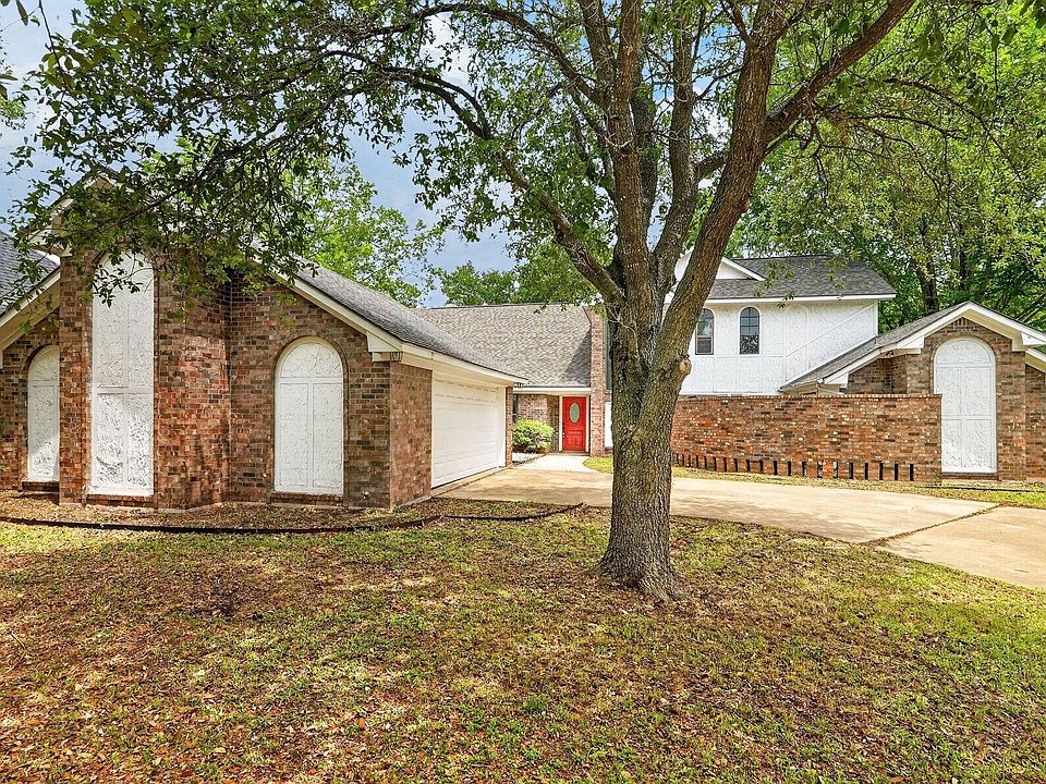 1st image of 2341 W Briargate Dr