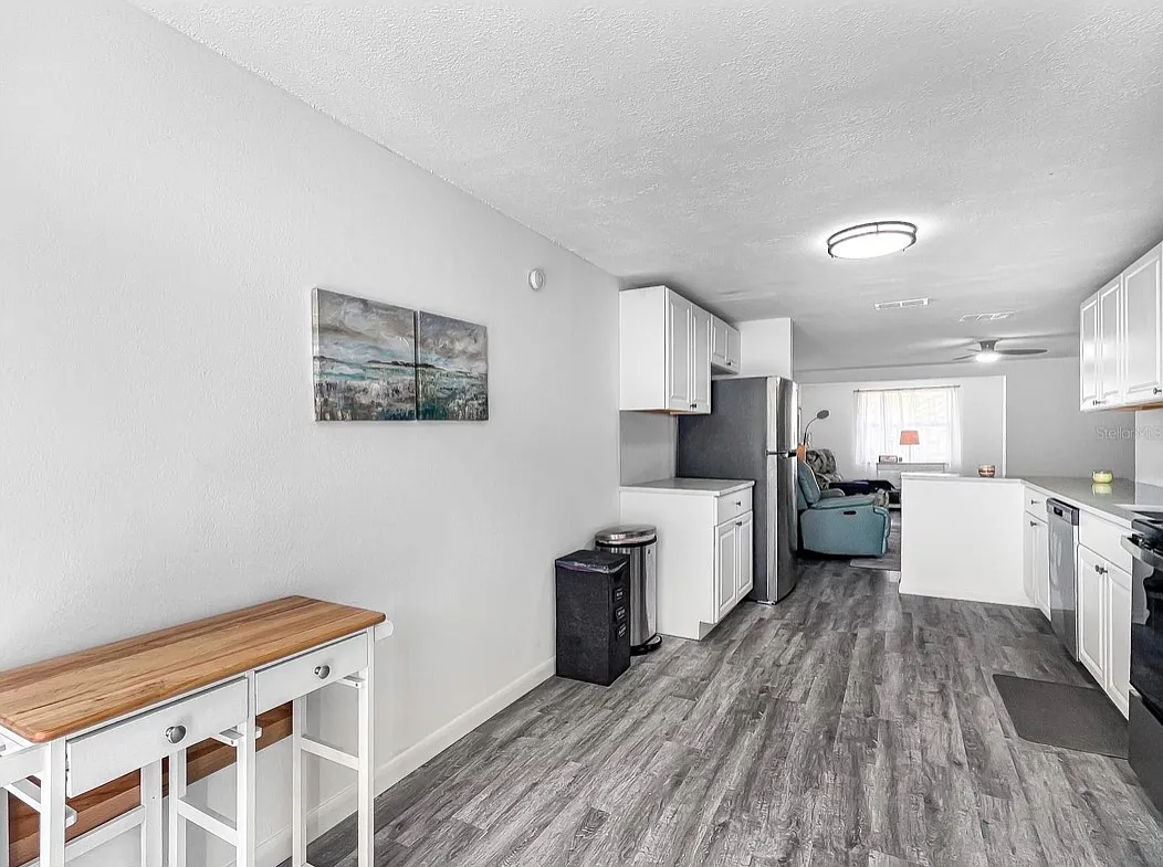 2 bed, 1100 sqft, $1,700 — Photo 4