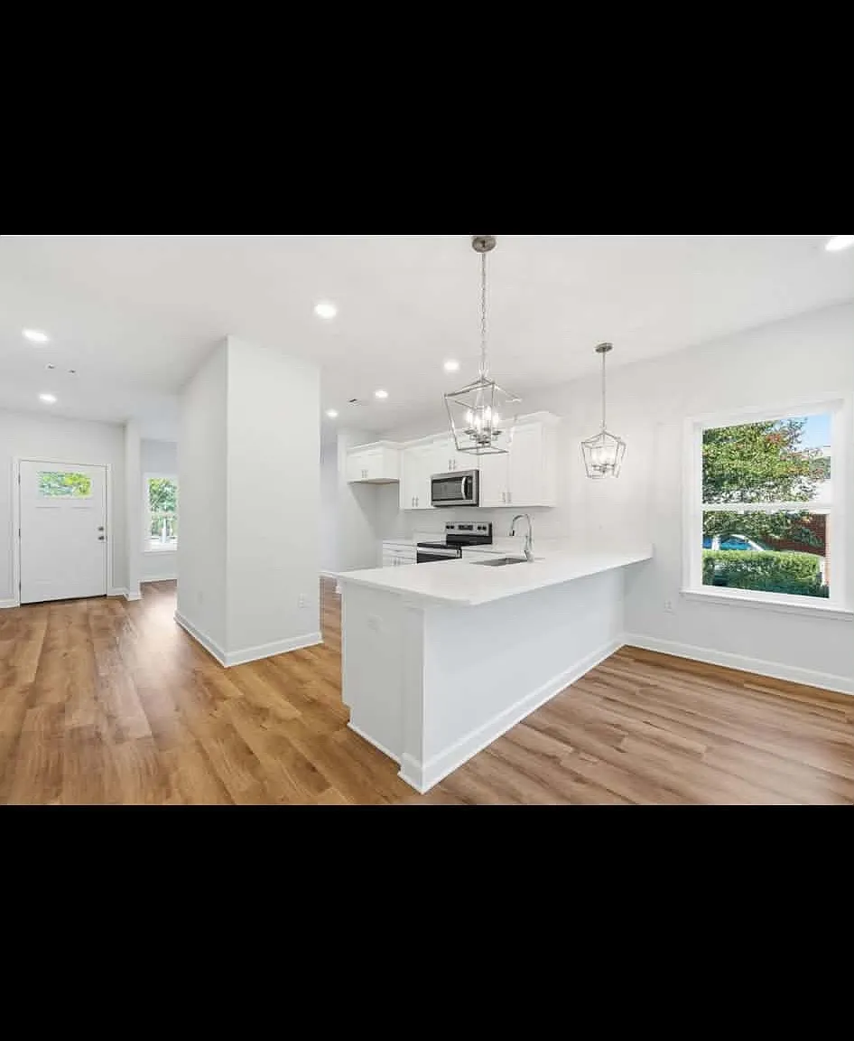 4 bed, 1858 sqft, $2,150 — Photo 2
