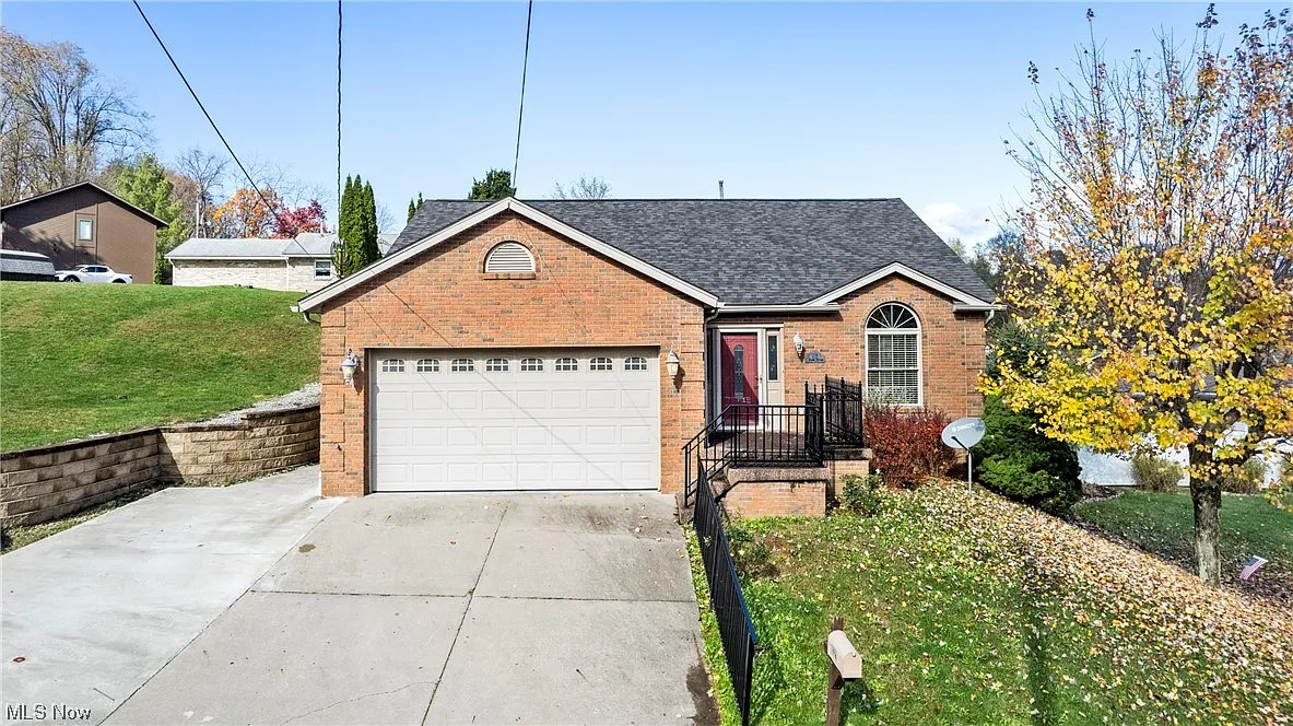 139 Karen Way photo 1
