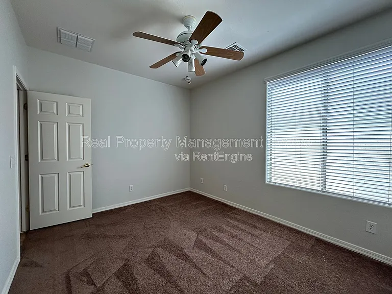 9707 S 45th Ave — Photo 29