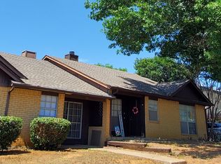 310 Bluegrass Ln, Euless, TX 76039