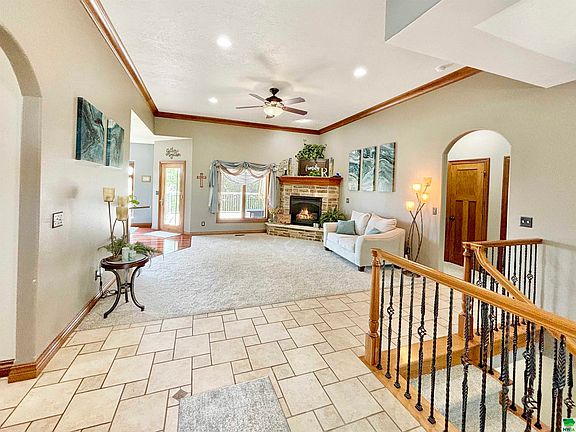 3rd image of 6716 Kingswood Ct