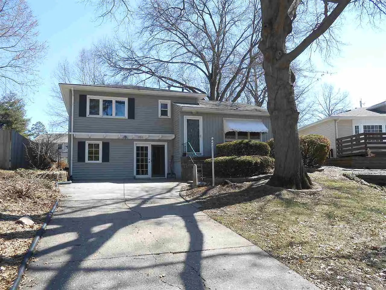 1305 Elmore Ave photo 1