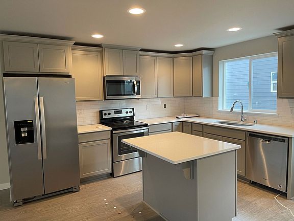 4th image of 211 Jefferson Ave NW Unit A