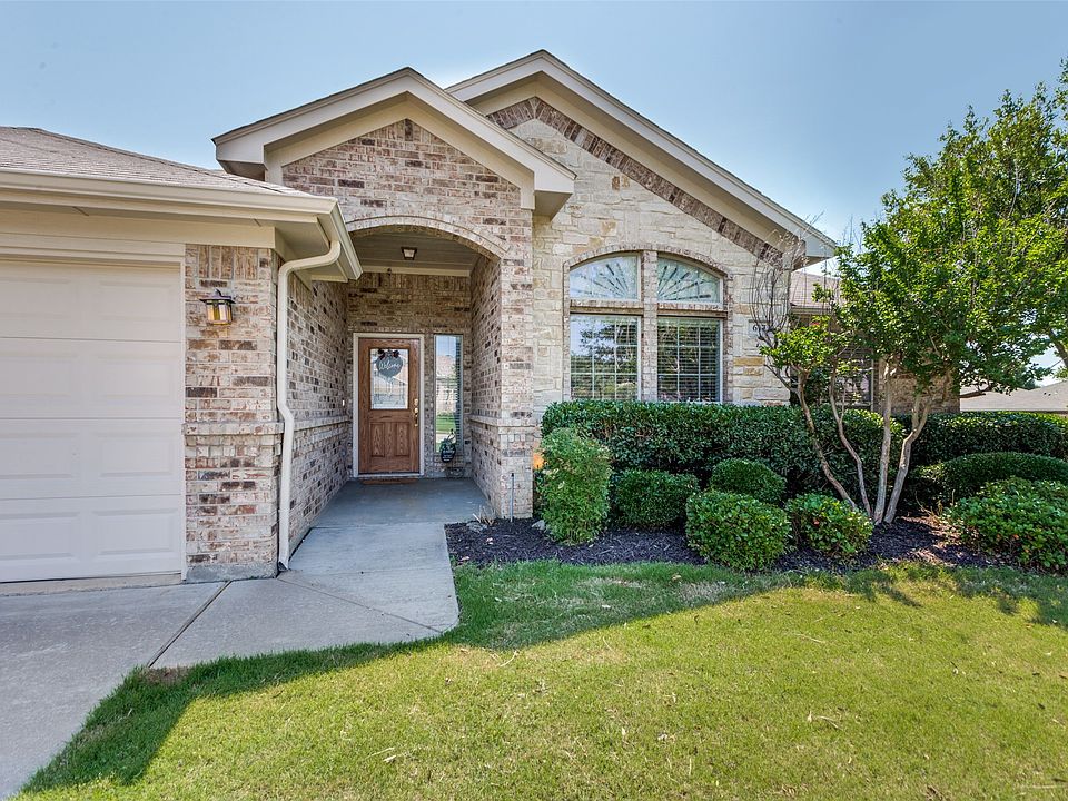 1st image of 617 W Sheila Cir