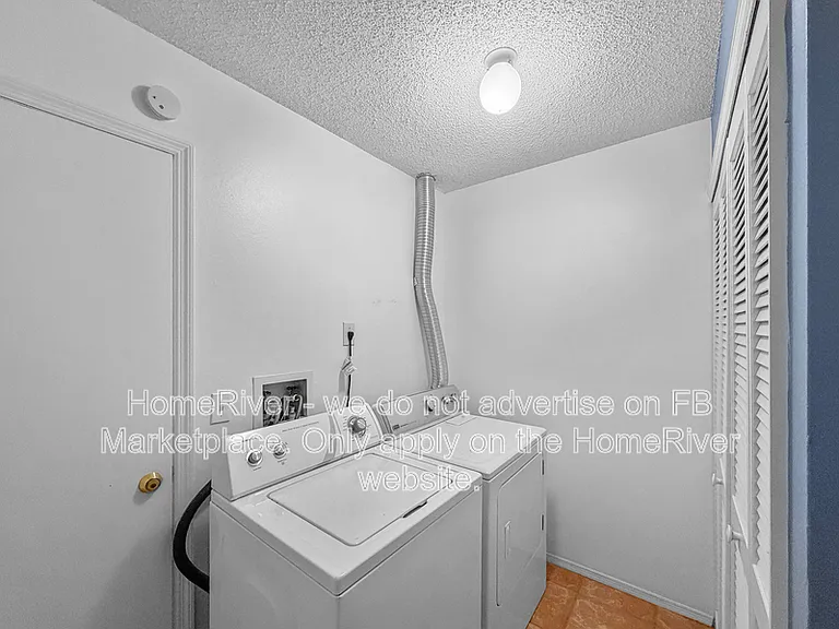 12253 Augusta Woods Cir — Photo 7