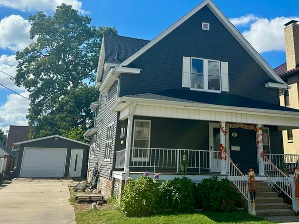 104 E South St, Mount Sterling, IL 62353