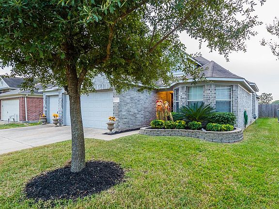 3rd image of 14223 Plum Springs Dr