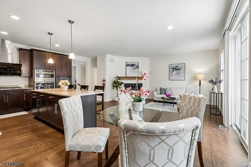 54 Carillon Cir photo 1