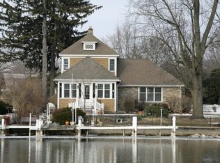 1021 N River Rd, McHenry, IL 60051