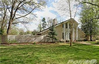 1st image of 14 Old Westbury Ln