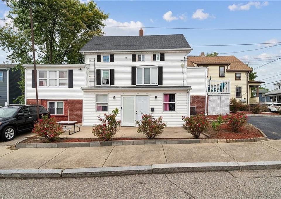 126 Moorefield St, Providence, RI 02909 | Zillow