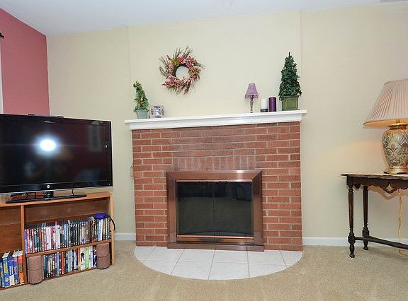 3rd image of 625 W Hudson St