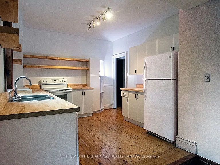 19 Melgund Rd #UPPER — Photo 4