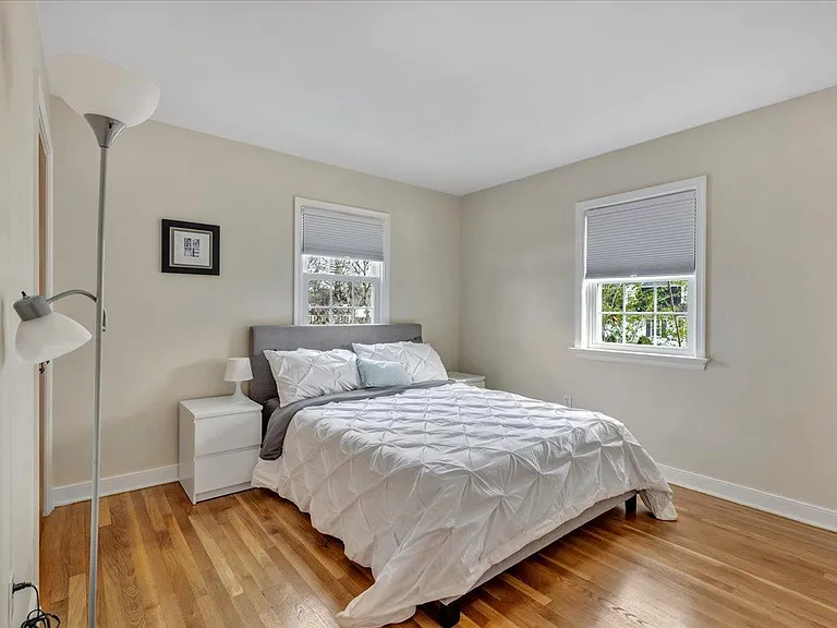 2nd Bedroom with Queen bed