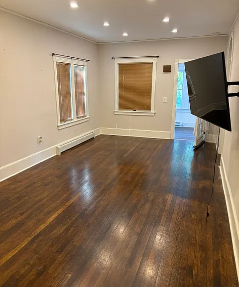 531 Queen St — Photo 15