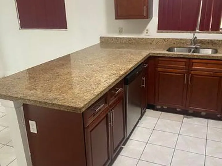 663 White Water Dr — Photo 6