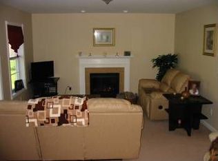 11 Young Dr, Carlisle, PA 17015