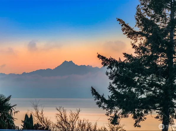 5735 Sunset Lane, Mukilteo, WA 98275