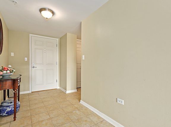 5th image of 370 S Western Ave APT 603