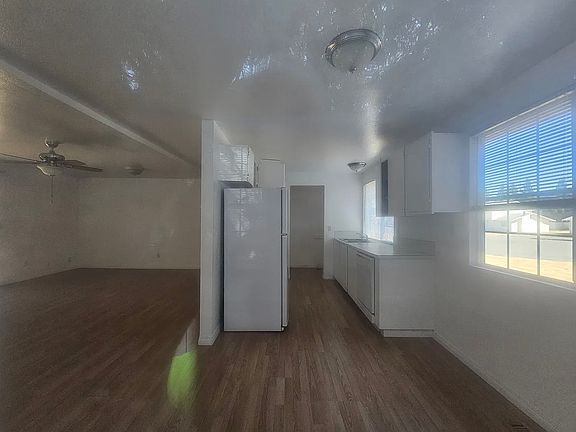 3rd image of 322 Scott St SE
