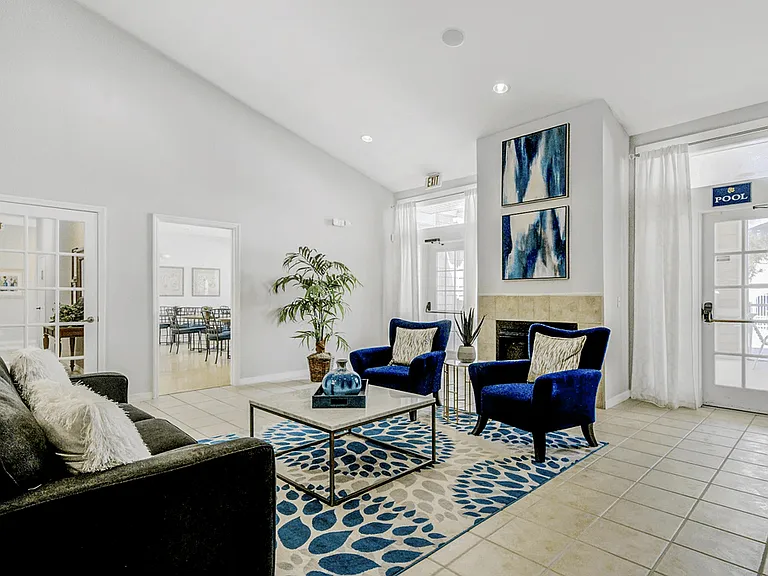 Rose Harbor Apartments — Photo 25