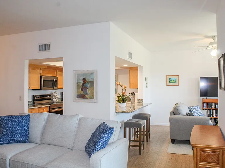 1616 Ocean Dr #104 — Photo 9